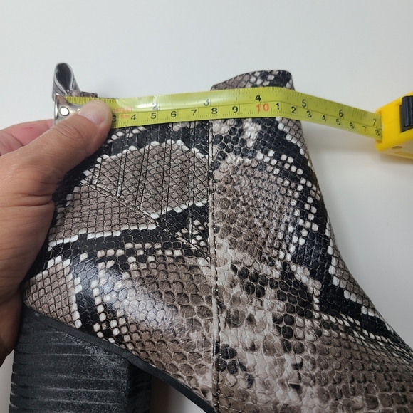 NWOT BLONDO noa  waterproof snakeskin ankle bootie - Picture 8 of 9